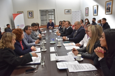 Avanza el proyecto actualizaci&oacute;n de la ley farmacias para la provincia