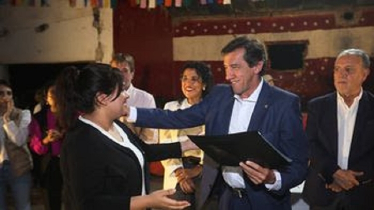 Sadir entreg&oacute; certificados de adjudicaci&oacute;n a 385 familias de San Pedro y La Esperanza