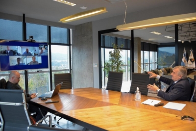 Reuni&oacute;n entre el gobierno y la federaci&oacute;n de transportistas