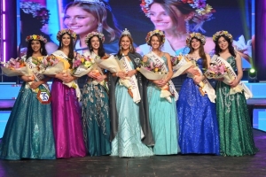 Clara Zamar Veritier fue coronada como nueva Representante Capital de la Fiesta Nacional de los Estudiantes 2026