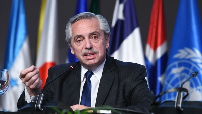 Fern&aacute;ndez afirm&oacute; que son &ldquo;insostenibles&rdquo; los sobrecargos del FMI