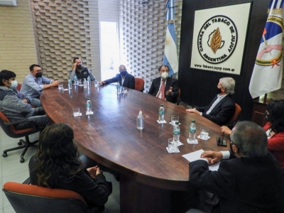 Analizan implementar beneficio nacional a trabajadores del campo juje&ntilde;o